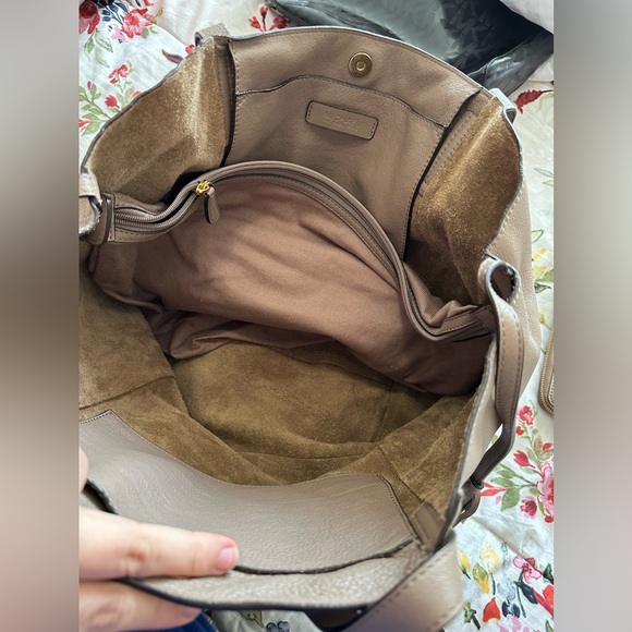 🎉SOLD🎉Michael Kors Ashbury Leather Large Shoulder Bag - Bone color - Picture 4 of 4